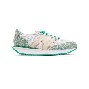 New Balance Casablanca 327 size 8.5